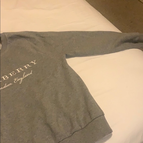 Burberry sweater size medium - Picture 3 of 3